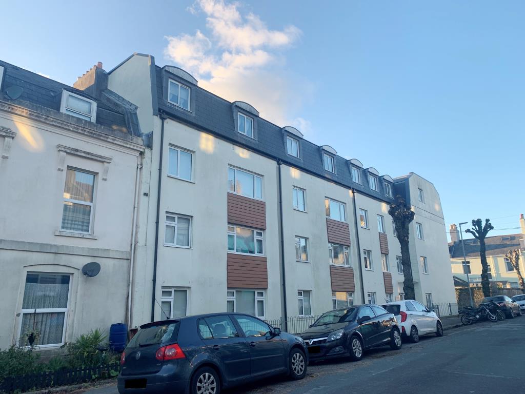 Lot: 93 - LEASEHOLD FLAT WITH PARKING SPACE - Alternative View of Development